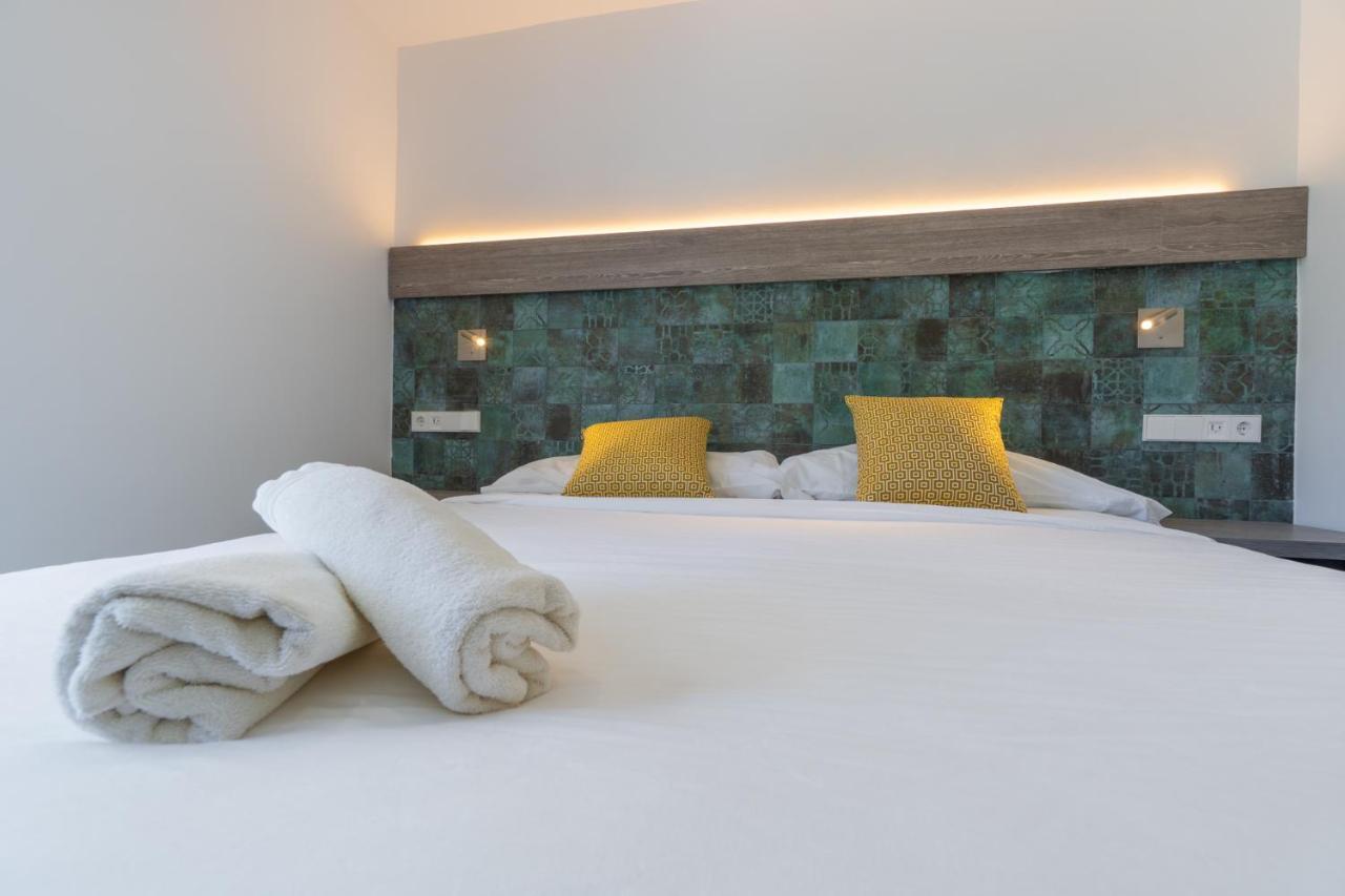 Hostal Restaurante Pou Des Lleo Sant Carles de Peralta Δωμάτιο φωτογραφία