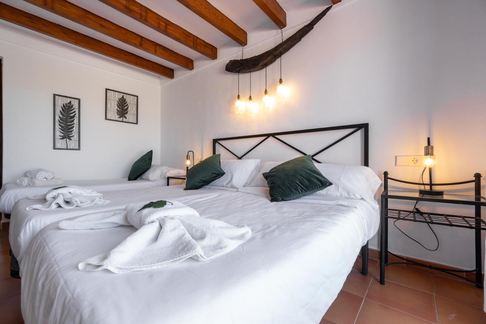 Hostal Restaurante Pou Des Lleo Sant Carles de Peralta Δωμάτιο φωτογραφία