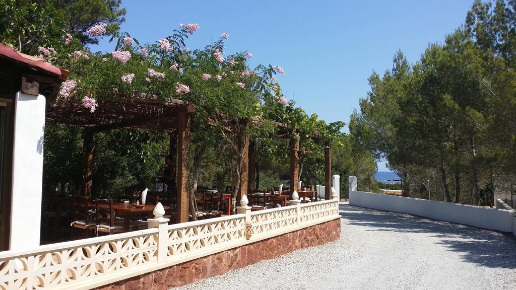 Hostal Restaurante Pou Des Lleo Sant Carles de Peralta Εξωτερικό φωτογραφία