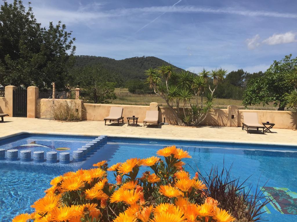 Hostal Restaurante Pou Des Lleo Sant Carles de Peralta Εξωτερικό φωτογραφία